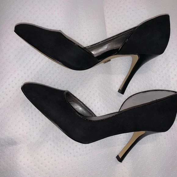 AK Anne Klein Size 6 M Black Genuine Suede Leather Pump - Picture 10 of 16